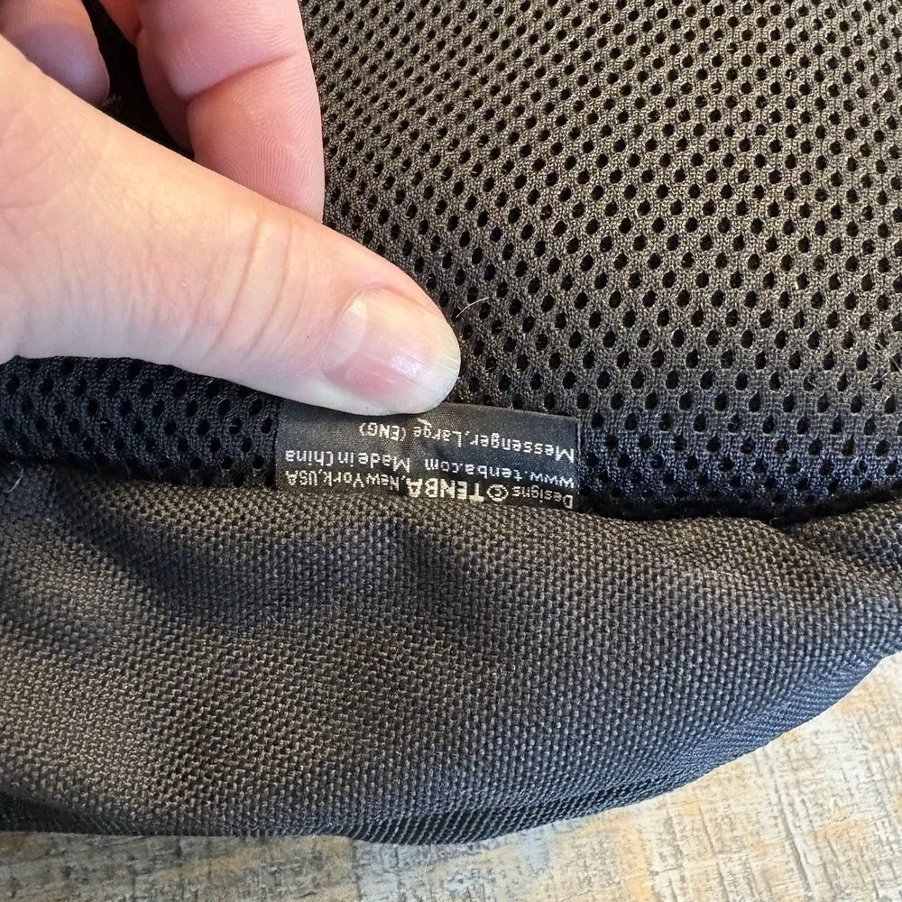 Tenba Large Laptop Messenger Bag Black Camera Padded Strap - PREOWNED